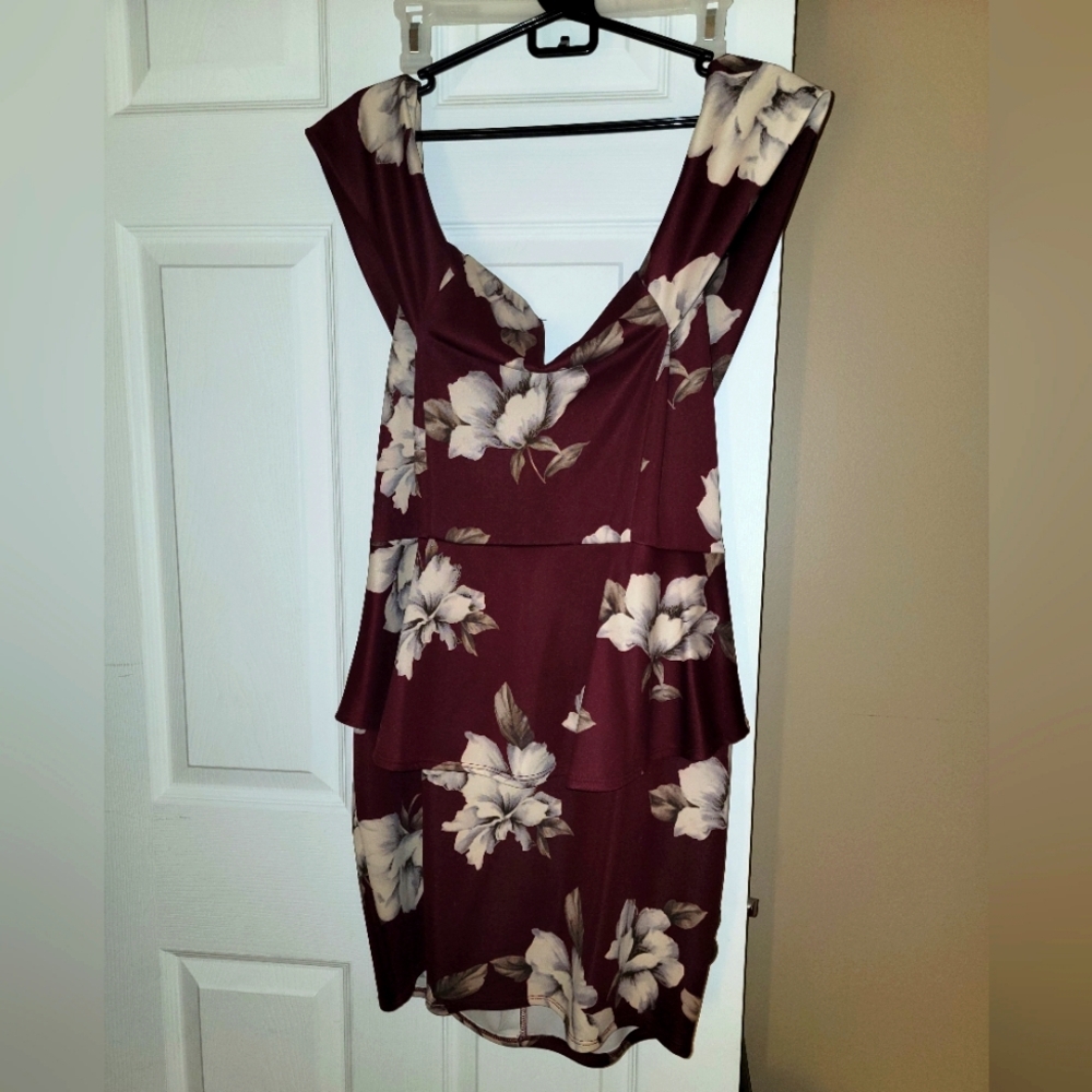 Torrid Size 1 Off-the-Shoulder Semi Formal Dress